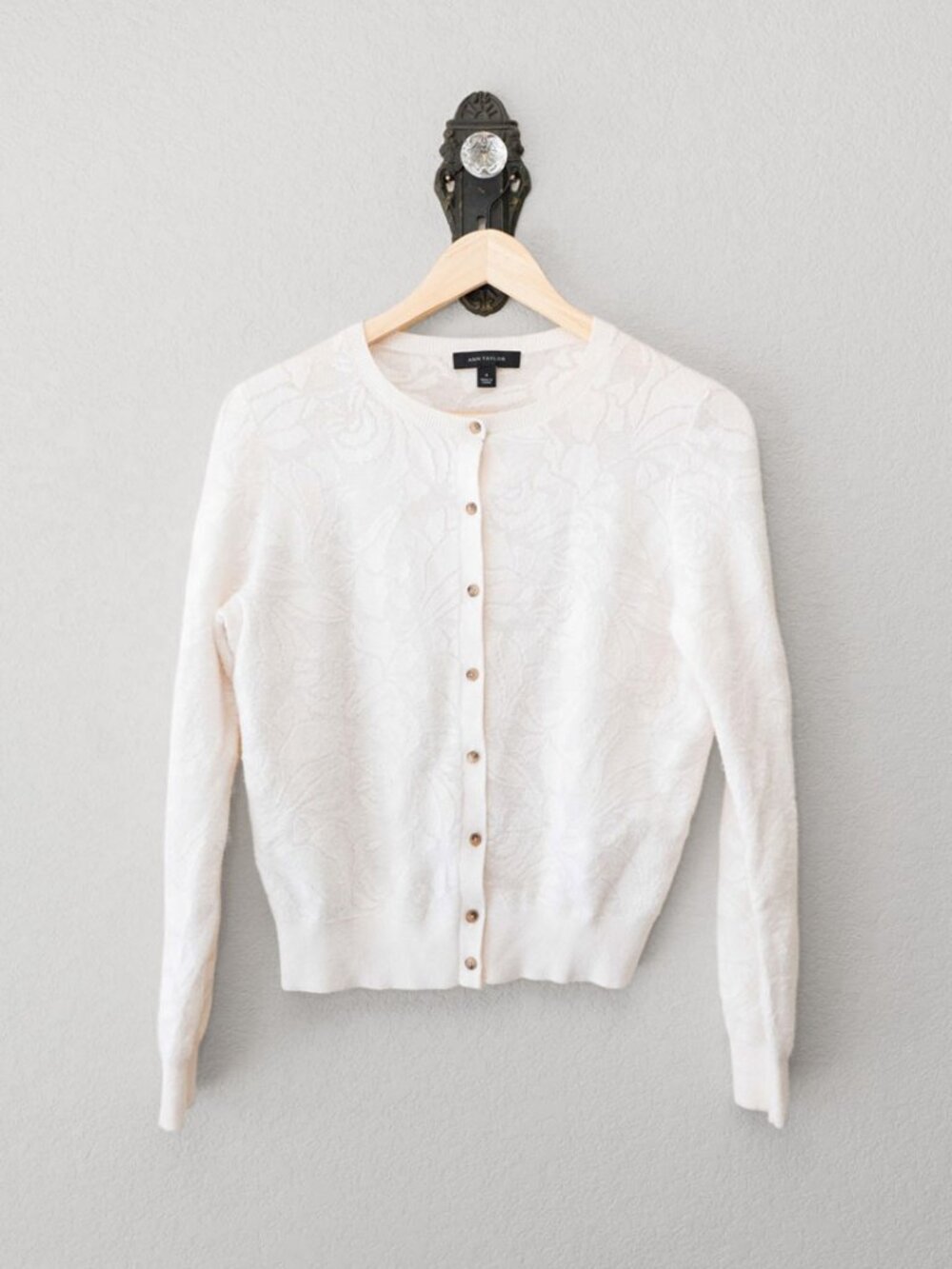 Ann Taylor Cardigan Womens M Cream White Floral Textured Knit Button Sweater